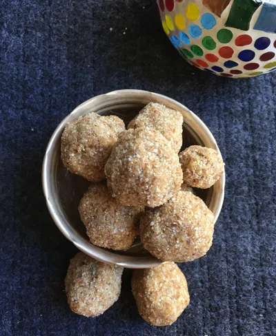 Aval Ladoo